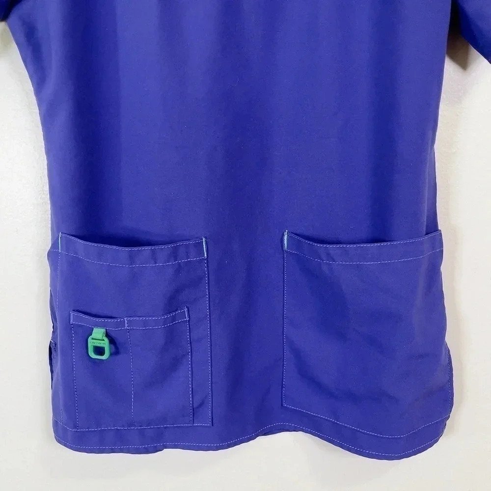 Carhartt Women's Cross-Flex Plus  V-Neck Media Scrub Top - Picture 4 of 12